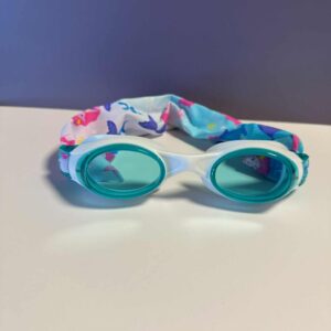 Sundgleraugu með efni